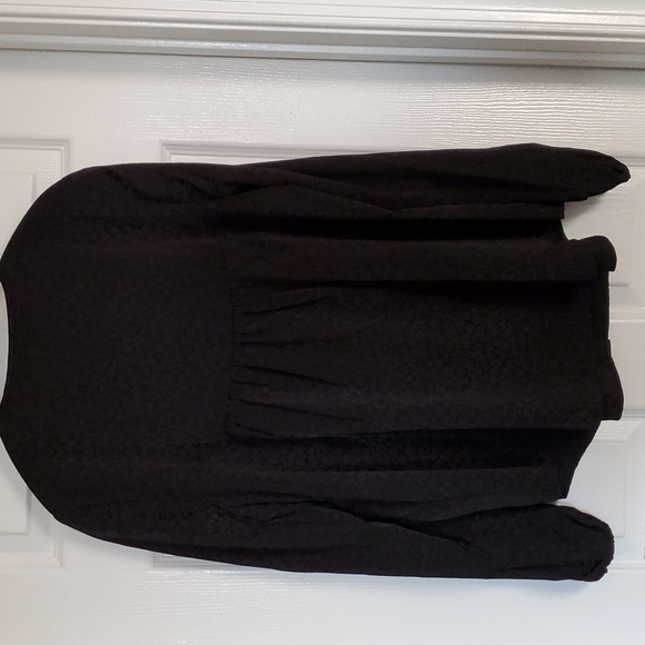 NWT Lilly Pulitzer Hensley Top - Picture 14 of 16